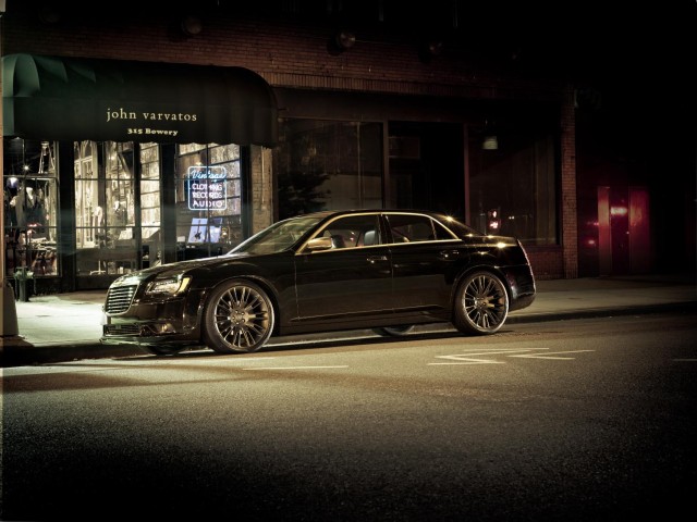 2013 Chrysler 300C (2).jpg